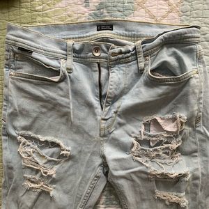 BDG Slim Ripped Jean Light Blue 32 Waist 32 Length